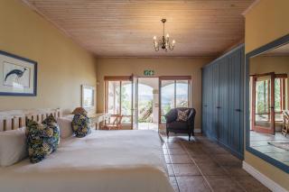 Lux 3BR Weekend Escape nr Hermanus Pool & HotTub - 6