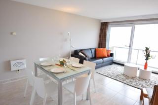 Coastal Apartment in Middelkerke Steps from the Sea - 4