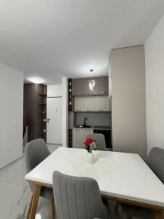 Vlora Seaside Apartment Chris - 2