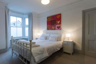 Sunshine Villa Broadstairs sleeps 8 close to beach - 7
