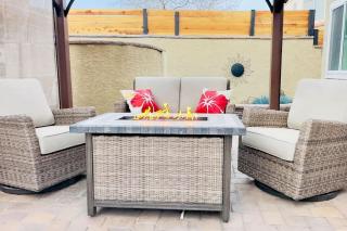 Modern 3BR Home with Pool Jacuzzi Games Room - 8