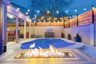 Modern 3BR Home with Pool Jacuzzi Games Room - 4