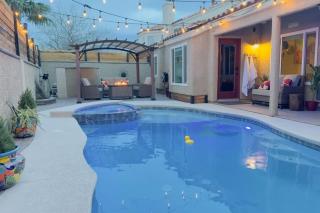 Modern 3BR Home with Pool Jacuzzi Games Room - 1