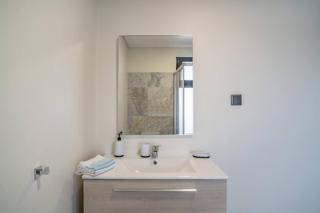 Madeirense Villa in Santa Cruz - 4