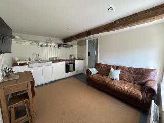 The Potting Shed - 8