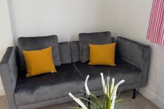 London Charm - Cozy 1 Bedroom House - 1