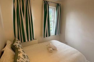 London Charm - Cozy 1 Bedroom House - 5