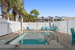 Holiday Beach at Thomas Drive - 2