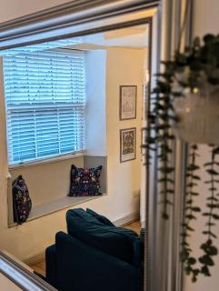 Kendal Cottage with Fireplace - Couples' Retreat - 2