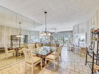 302 Barrington Arms - 6