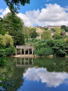 Stunning period annexe close to town centre - 6