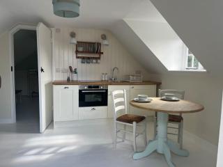 Stunning period annexe close to town centre - 1
