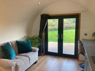 Glamping pod with en-suite & underfloor heating - 9