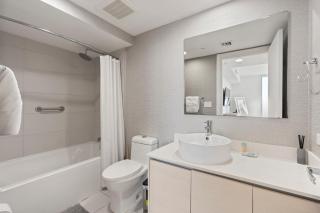 WATERFRONT Luxury 3 Bed 3 Bath Suite - 8