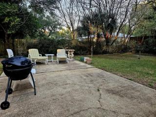 Cozy Pet friendly home near the beaches and shopping - 8
