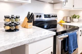 Family Wellness Retreat Sleeps 8 and Yard - 5