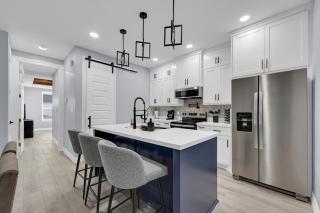 Relax and Unwind in this Modern Spacious Townhome - 7