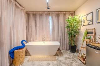 01 - Romantic retreat with Pool and Scenic Views - 4