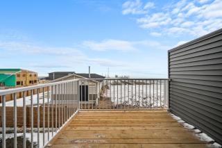 Cochrane 3BR Home with Mountain Views – 2 King Beds, Central AC, Double Garage - 6
