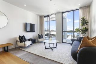 Beaumont Living 2BR Waterfront Wynyard Apartment - 0
