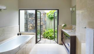 Four Seasons Resort Mauritius at Anahita - Beau Champ - 4