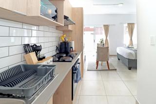 Central Studio Apartment mins to Sandton City & Rosebank with Gym & Pool - Johannesburg - 6