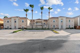 Relaxing 3-3 Ground-Floor Condo-Walk to Beach-Pool - 6