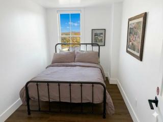 Lake RetreatSleeps 19-3 KING SuitesPoolHotTub - 8