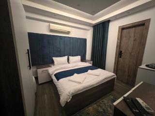 Ritz pyramids view - 5