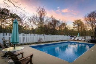 10 mins to DT Asheville Pool Hot Tub Game Room - 8