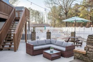 10 mins to DT Asheville Pool Hot Tub Game Room - 5