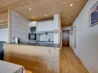 Appartement rénové 2 pièces, proche pistes, balcon - FR-1-502-575 - 3