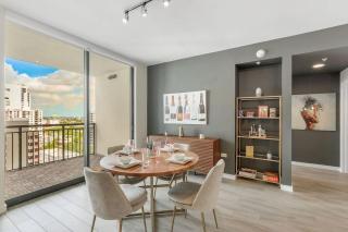 Urban Oasis in Brickell Miami with WFH setup Parking - 0