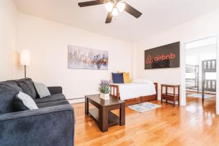 Double Unit 4 Bedrooms 2 bathrooms 20 mins to NYC Metlife Stadium - 0