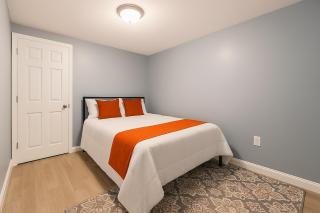 Double Unit 4 Bedrooms 2 bathrooms 20 mins to NYC Metlife Stadium - 2