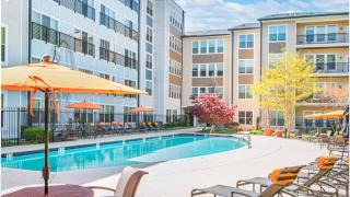 Landing Incredible 1BD Gym Courtyard - 0