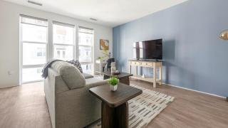 Landing Chic 1BD Pool Game Room - 8