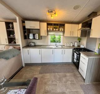 280 Caldey View, Lydstep Beach, Tenby - 4