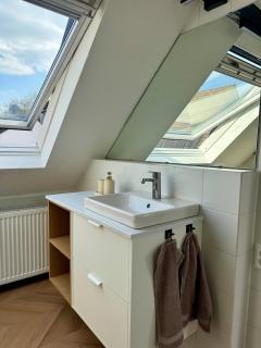 Historisches Bruchsteinhaus mit Garten & Kamin - 20 Min Köln - Messe - 2