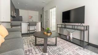 Landing Modern 1BD Gym Courtyard - 7