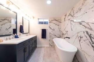 Spacious, Modern & Central 2 Bed, 2 Bath by DU - 7