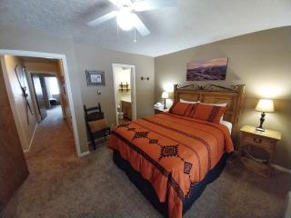 Valley Condo 119 - Creekside - WiFi - Hot Tub - Fireplace - Washer - Dryer - Playground - 9