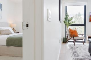 Revel Heights - Large 3 Bedroom Condo - 7