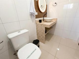 Casa com piscina, ar cond em bairro nobre - 1