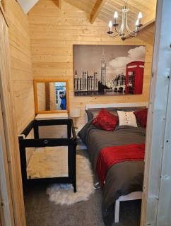 The Cosy Cabin - 2