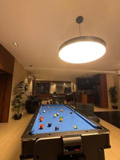 Luxury suite on the sea in Jeddah with billiards, cinema and bar - 6