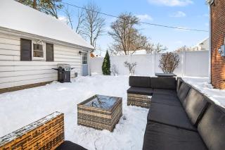 3-Bedroom House Near Notre Dame with Parking - 4