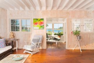1898 Renovated Cottage, Bay Beach, and sunsets - 0