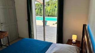 Tropical Suite Direct Pool Access & Garden View - 3