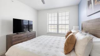 Landing Stunning 1BD Gym - 2